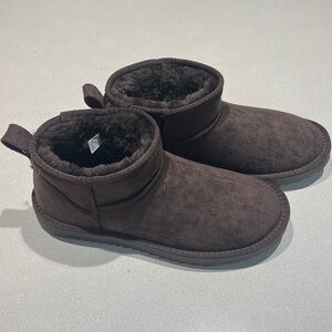 SODA Chocolate Brown Faux Fur 
Boots Size 8 NWOT